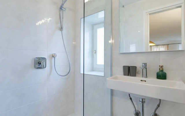 Stylish Studio Apartment by Irundo