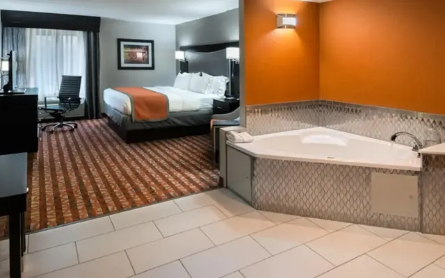 Holiday Inn Express & Suites Nashville Southeast - Antioch by IHG
