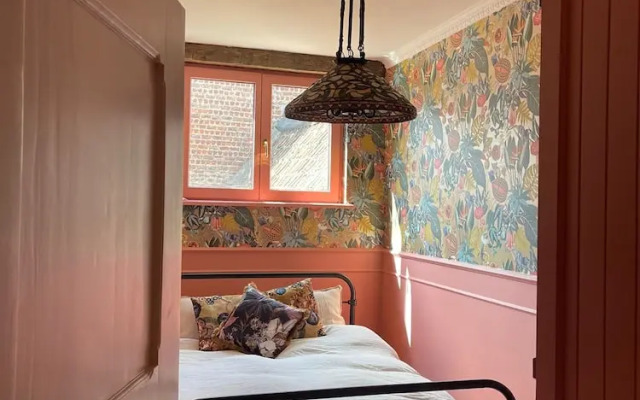 La Petite For t Art Deco Apartment in Brussels