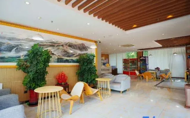 Junyi Chain Hotel