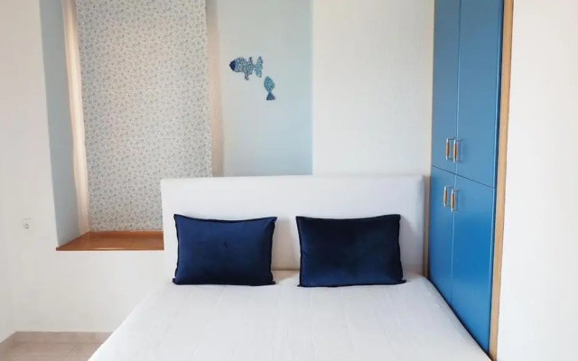 Yades elegant villa 2 minutes away from the beach