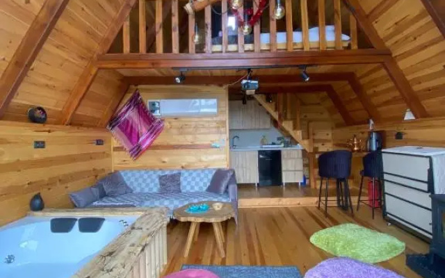 Esse Suit Bungalov