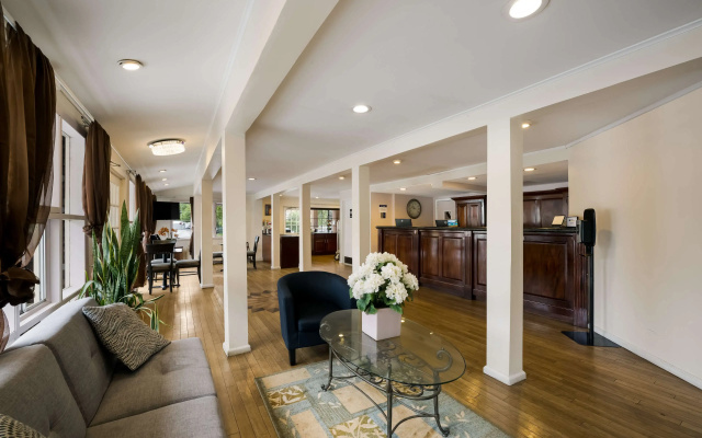 SureStay Plus by Best Western Woodbury Inn