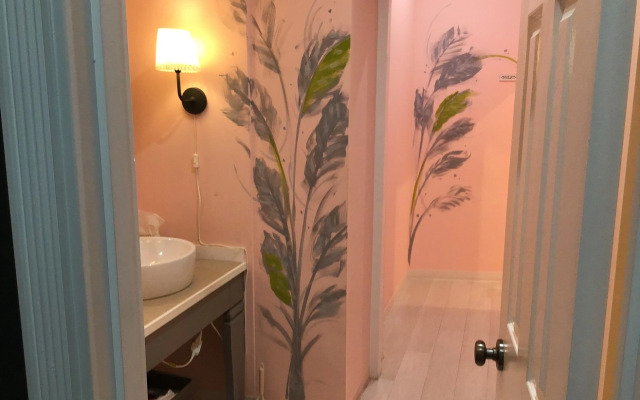 The LANAI HOSTEL