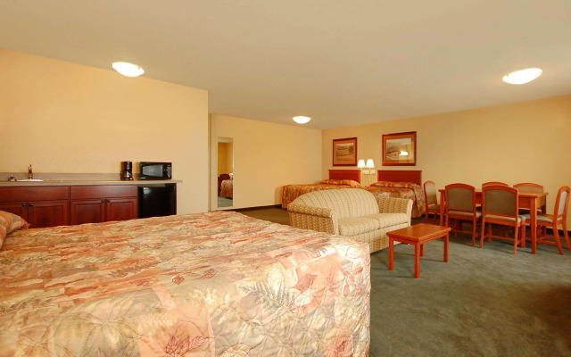 Econo Lodge Inn & Suites Kearney