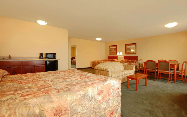 Econo Lodge Inn & Suites Kearney