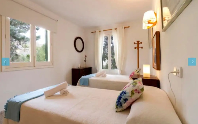 Villa - 6 Bedrooms with Pool - 105092