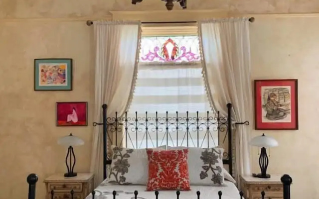 Laredo Mansion