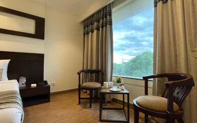 Royale Sarovar Portico Agra