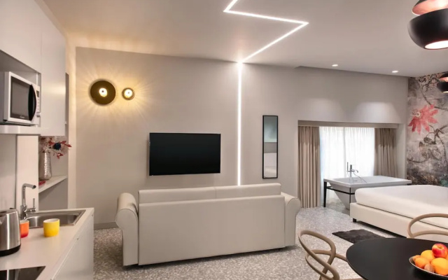 Lady Rose Prestige Suite