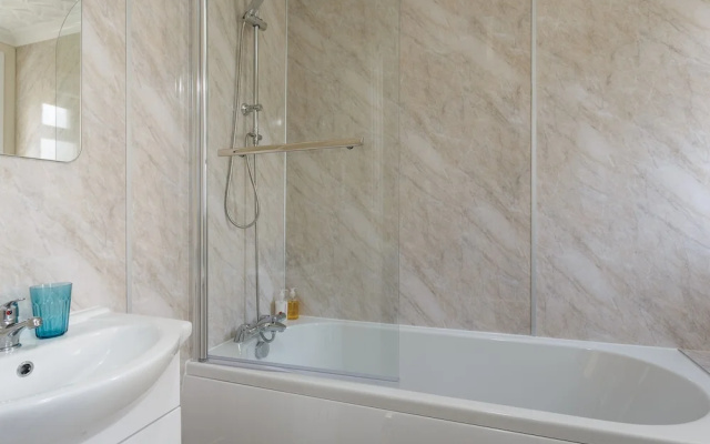 Lowcay Apartment D