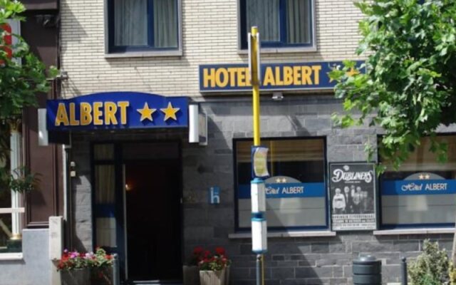 Albert Hotel вид на фасад