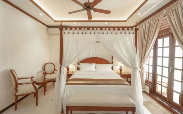 Alafehi Retreat Luxury Villas with Pool Access