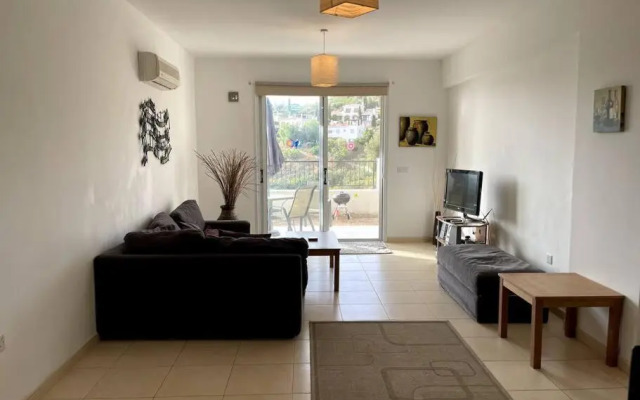 2 bed apt mountains and costal views with pool