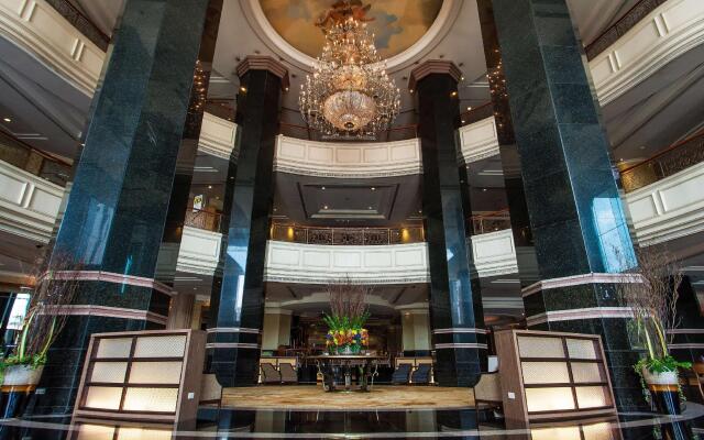 Отель Swissotel Bangkok Ratchada вид на фасад