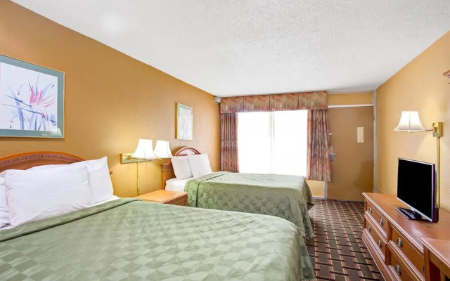 Days Inn Charleston- Airport Coliseum