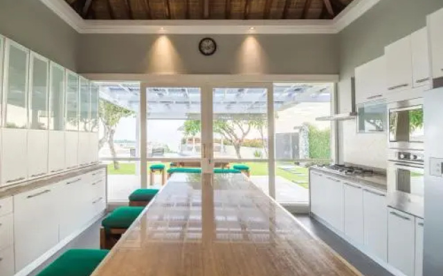 Villa Six Karang Kembar