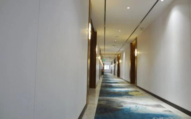Wanting Hotel (Guangzhou Baiyun Railway Station Xinshi Baixin Plaza)