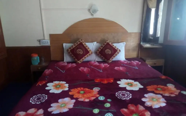 Hotel Everest
