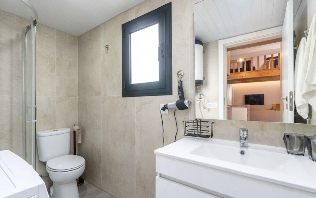 City Center Comfort Apartment B by Vacationy