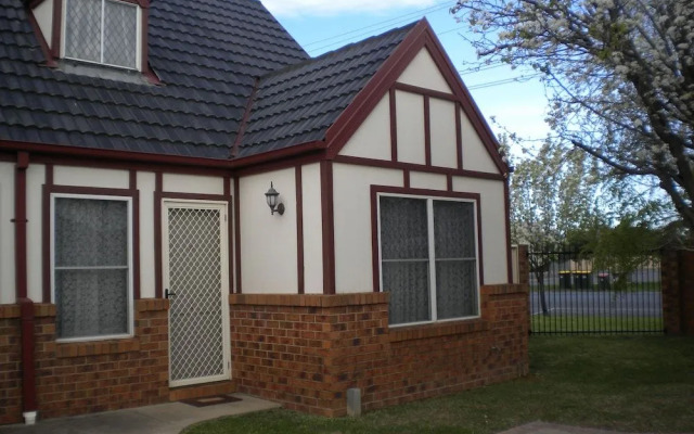 Moama Central Motel