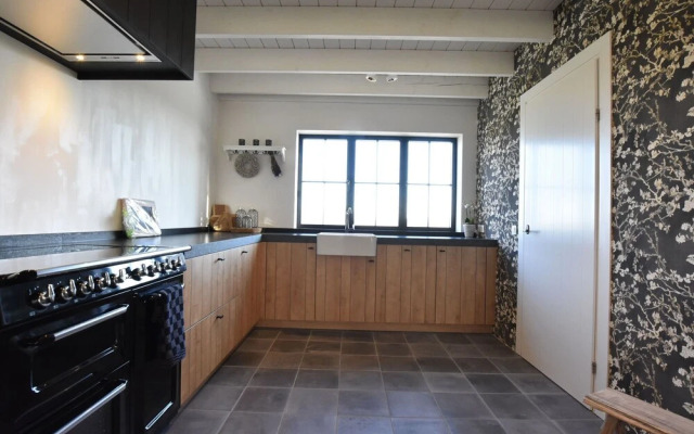 Serene Holiday Home in Nieuwvliet With Garden