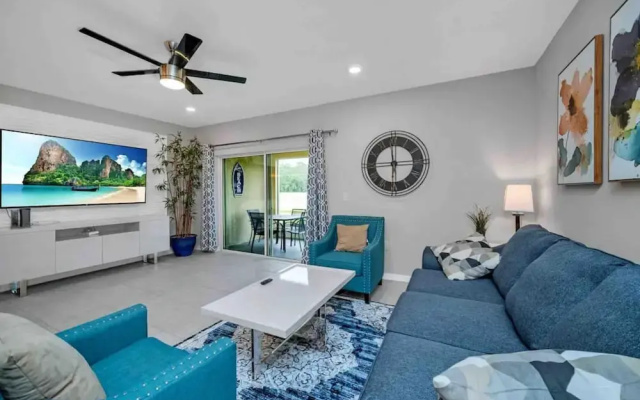 Super Boho Chic Stylish Blend Near Disney