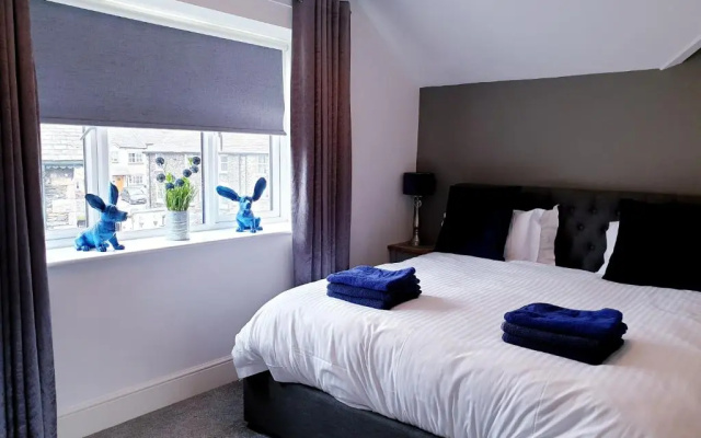 Central Windermere Luxury two bed Apartment Dog Friendly