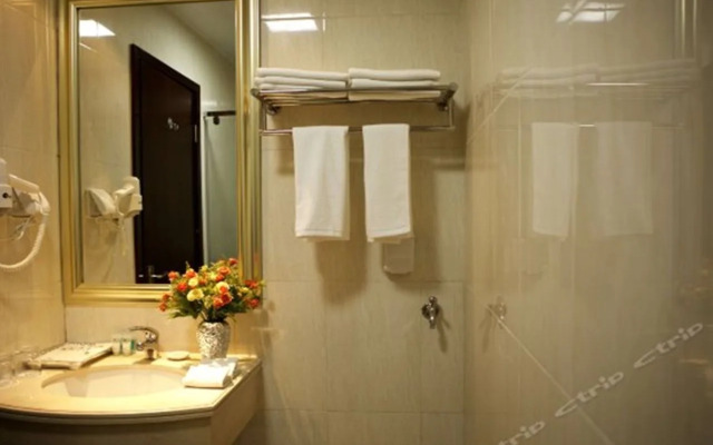 Yi Long International Apartment