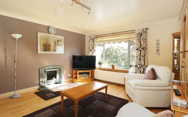 2 Craigarbel Crescent, Montrose