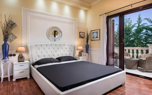 Peaceful Villa With Private Heated Pool Jacuzzi