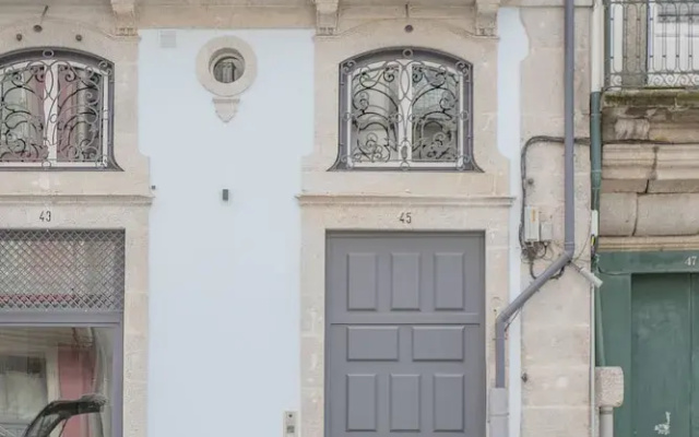 Liiiving - Ribeira Design Apartment