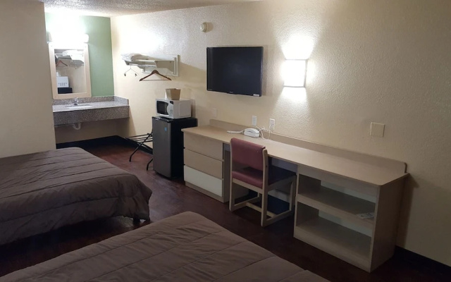 Americas Best Value Inn - Mentor