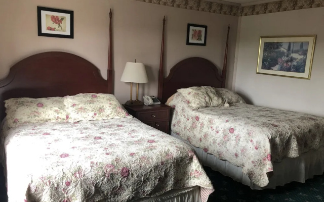Gold Eagle Inn