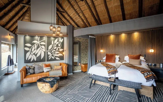 Tuningi Safari Lodge