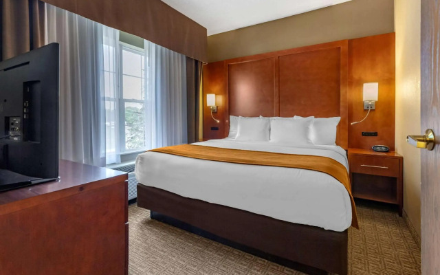 Comfort Suites Marquette