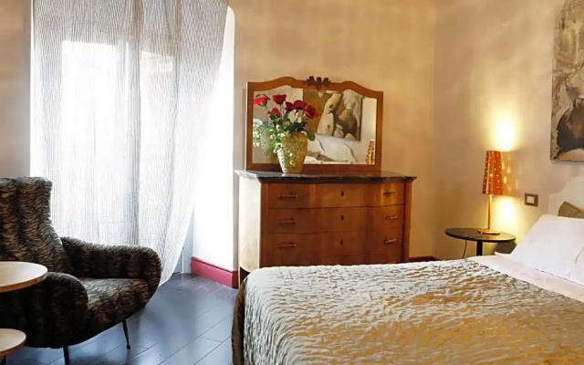 B&B FlairHouse