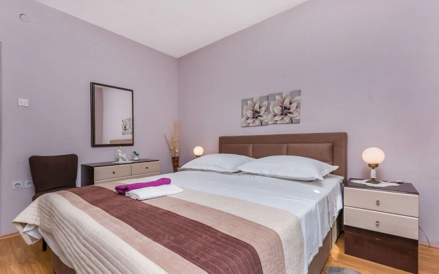 Apartment and Rooms Tatijana