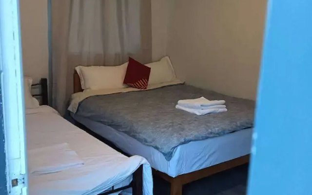 1 Bedroom garden chalet 7B
