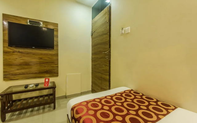 OYO 9983 Hotel Golden Park