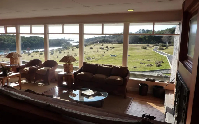 Lodge Lakutaia