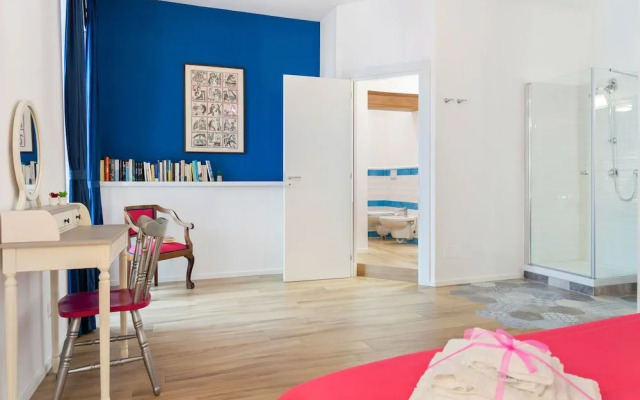 OUI TREE Apartment