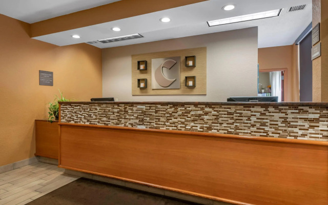 Comfort Inn & Suites Orlando North