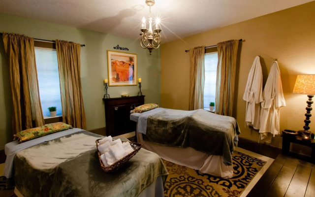 Strawberry Valley Inn