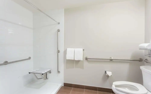 Microtel Inn & Suites By Wyndham Kitimat