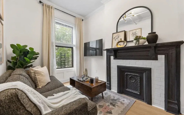 Bright 3BR Harlem Home w In-unit Laundry