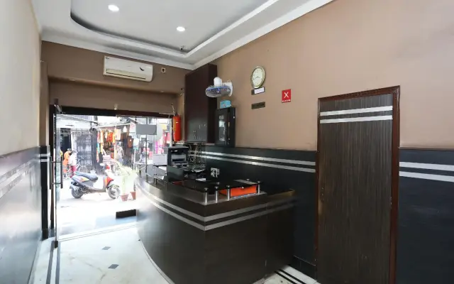 OYO 2360 Hotel Raviz Inn