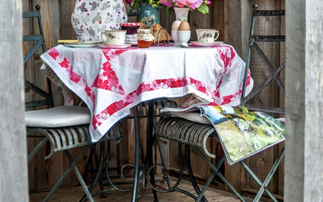 Cozy Holiday Home in South Wales With Patio