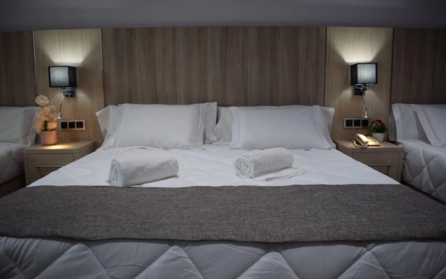Hotel Zinou ZM