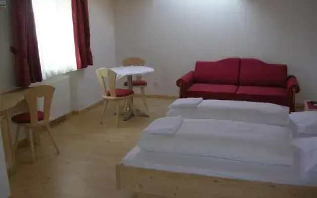Garni La Tambra
